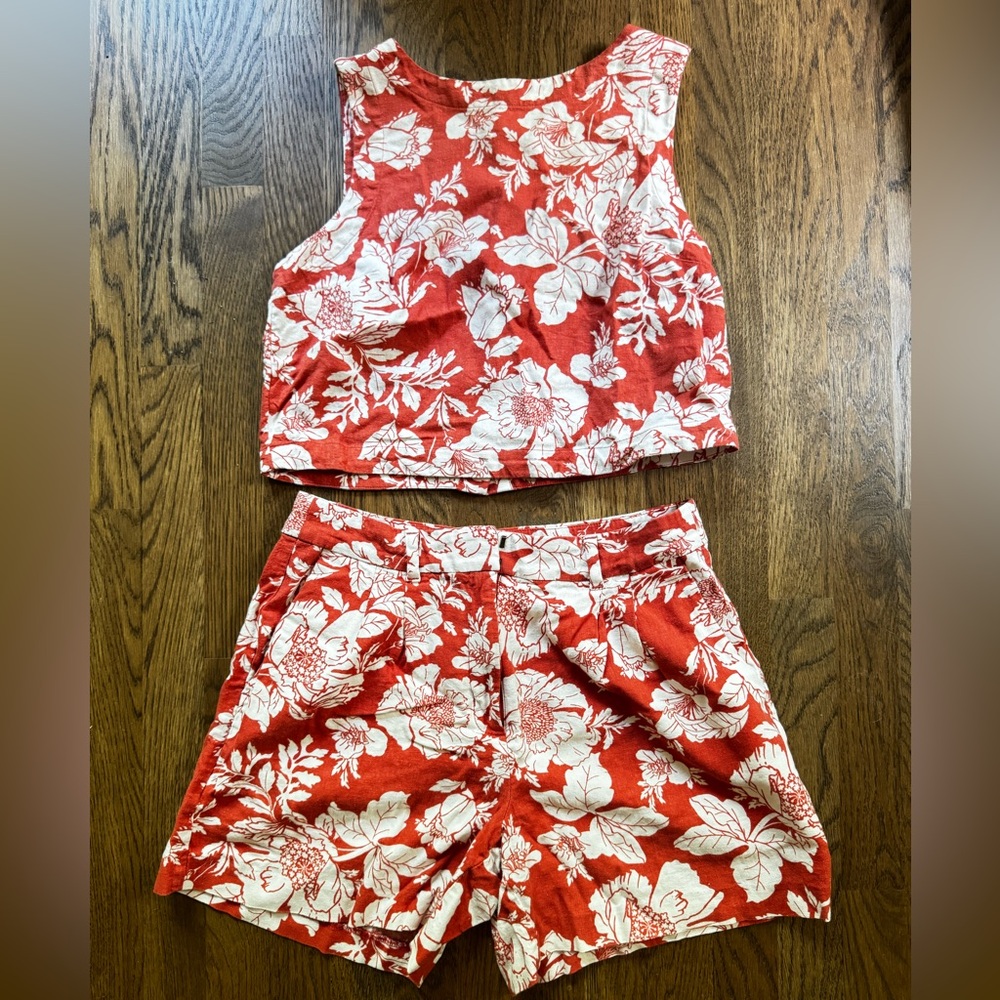 Old Navy Floral Sleeveless Top and Shorts Set Size Small